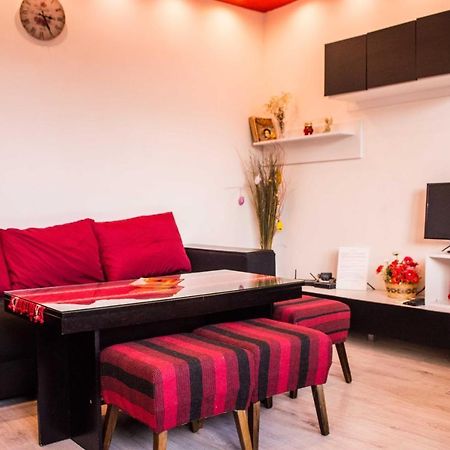 Red House Apartment เวลีคอเทอร์โนโว ภายนอก รูปภาพ