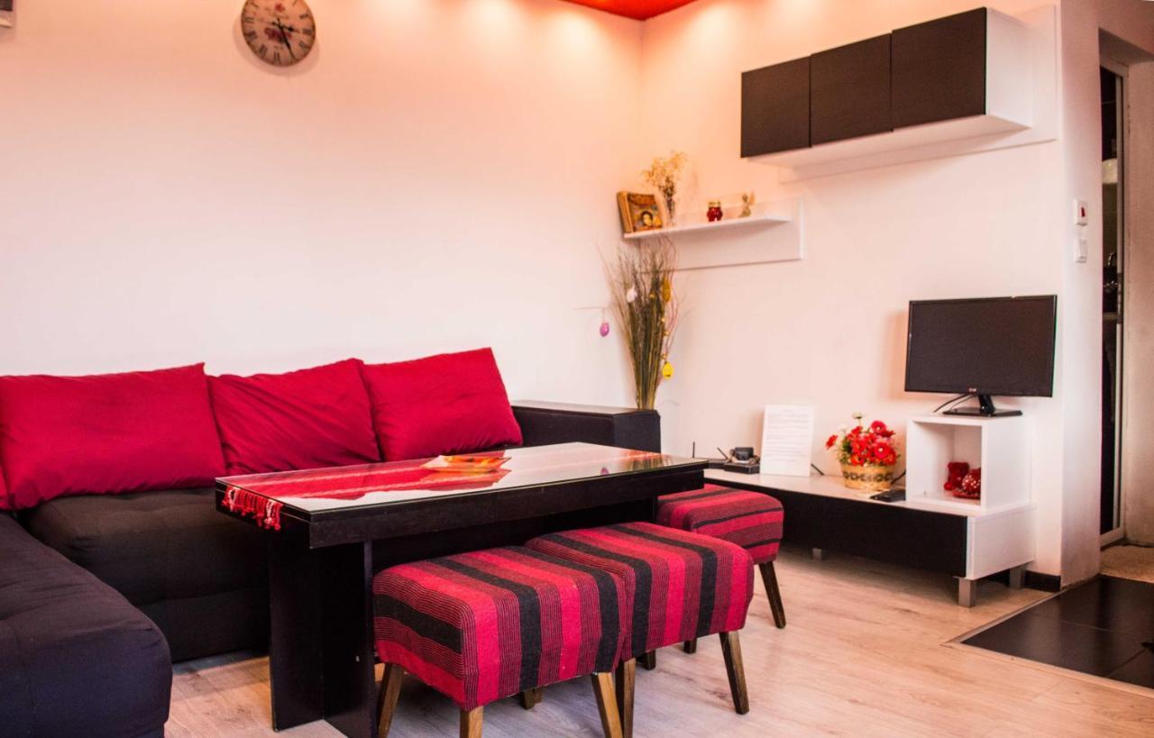 Red House Apartment เวลีคอเทอร์โนโว ภายนอก รูปภาพ